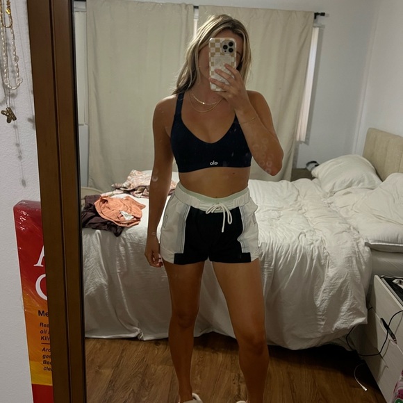 FREE PEOPLE movement shorts - Picture 2 of 16